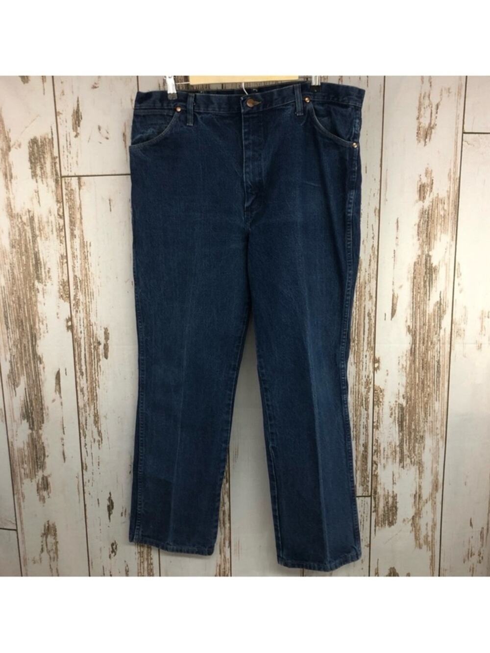 Wrangler Jeans, 936PWD, Size 40x32. In excellent condition!
